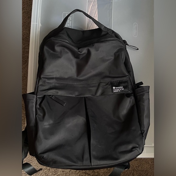 Lululemon Everyday Backpack - Picture 5 of 8
